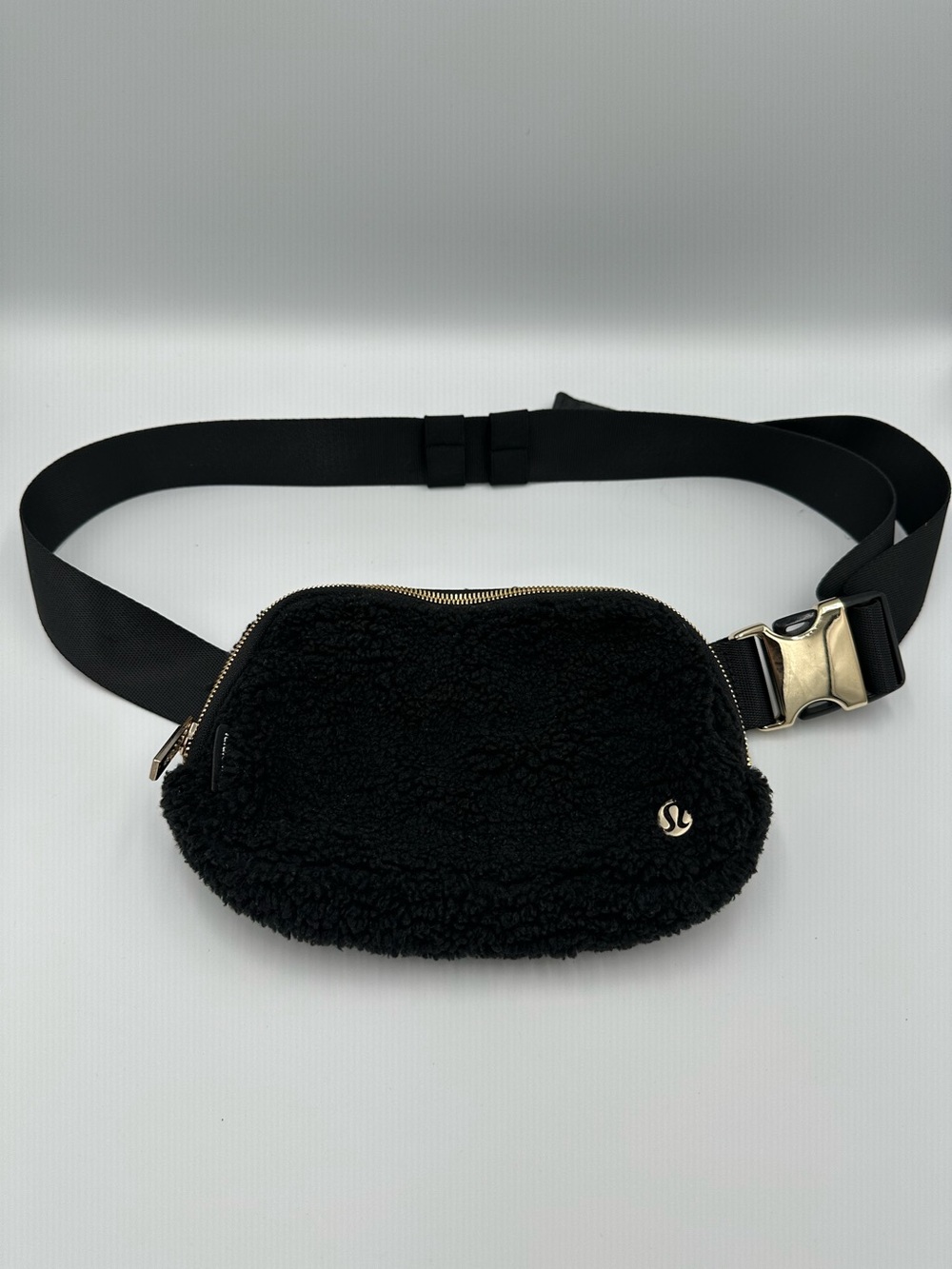 Lululemon Large Fleece Everywhere Belt Bag Black w/Gold Hardware Sherpa Fleece